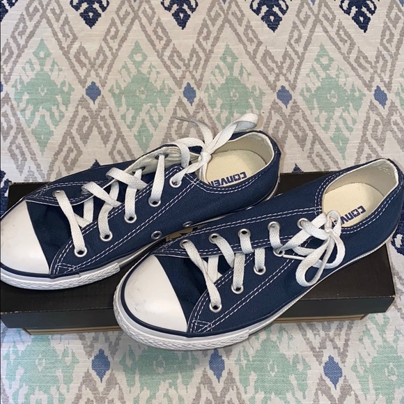 crip blue chuck taylors